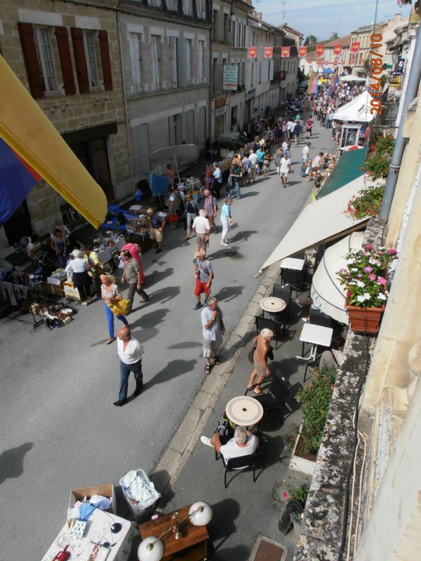 Photo de Vide-greniers