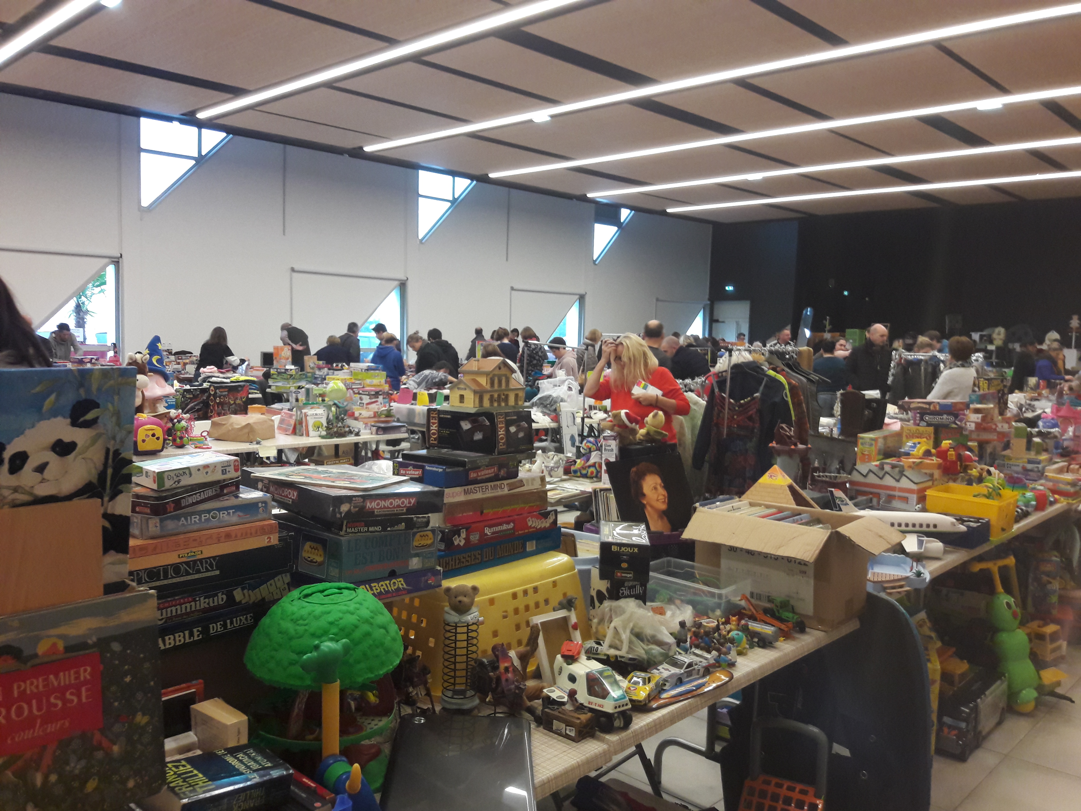 Photo de Bourse aux loisirs, jouets et vide dressing